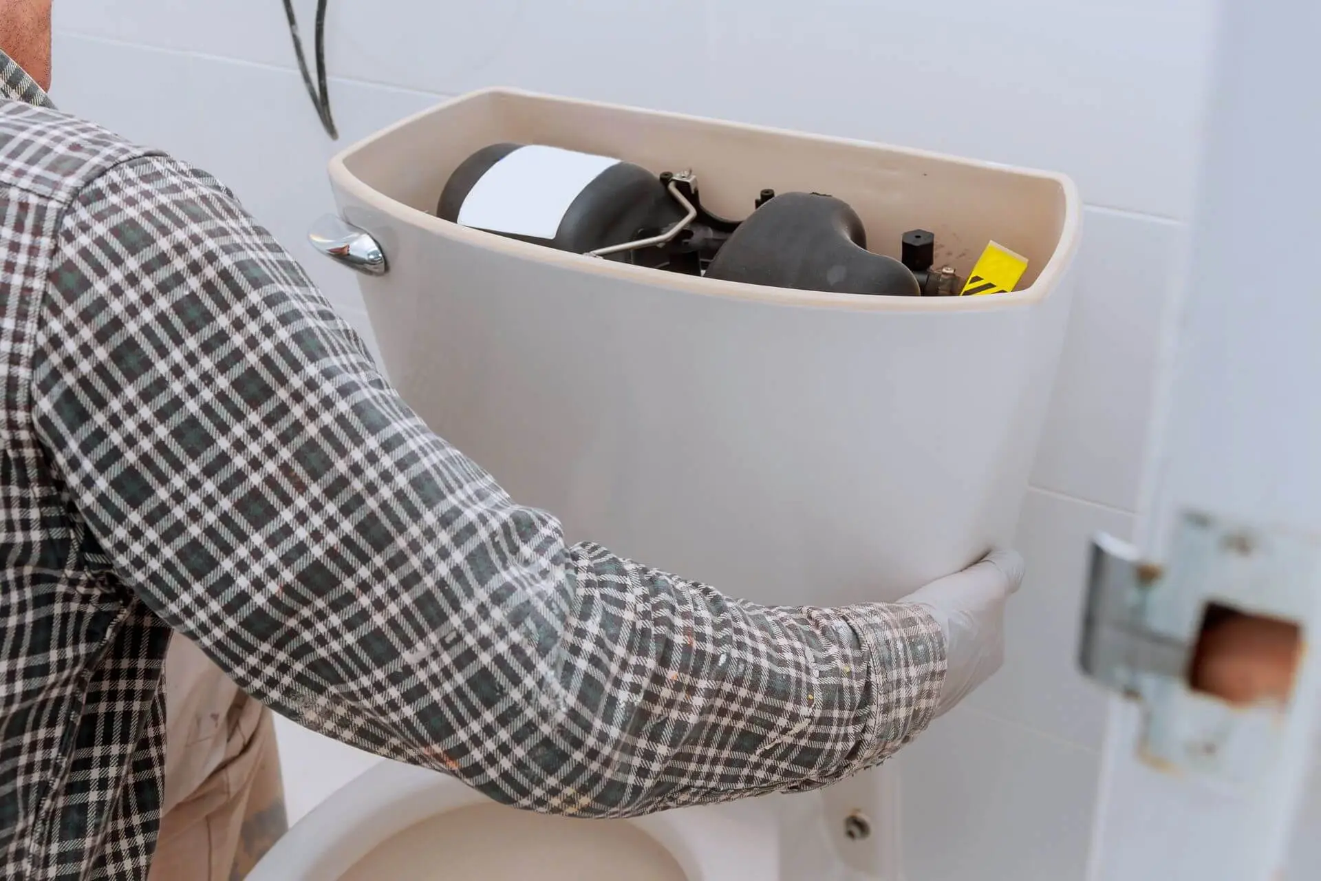 How to troubleshoot and fix a toilet tank not filling